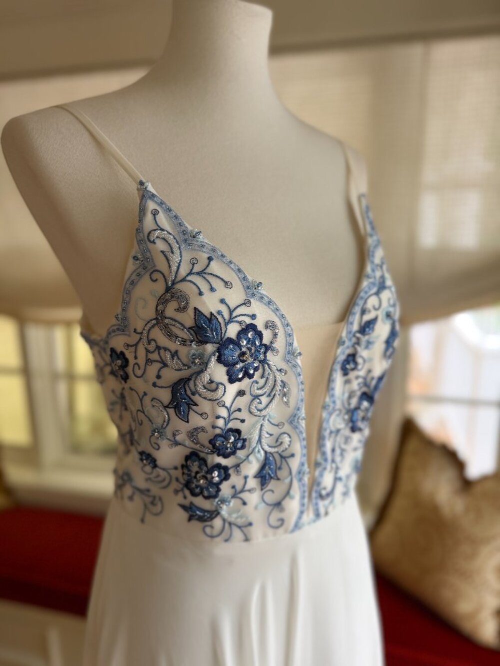 NWT Alyce Paris 60463 White Floral Embroidered A-Line Prom Formal Dress Size 10 - Picture 2 of 6